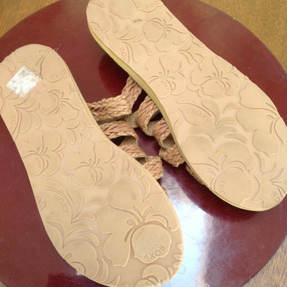 ROXY sz7 braided 5 crisscross band slides. Never worn, new stickers on bottoms. - Picture 5 of 7